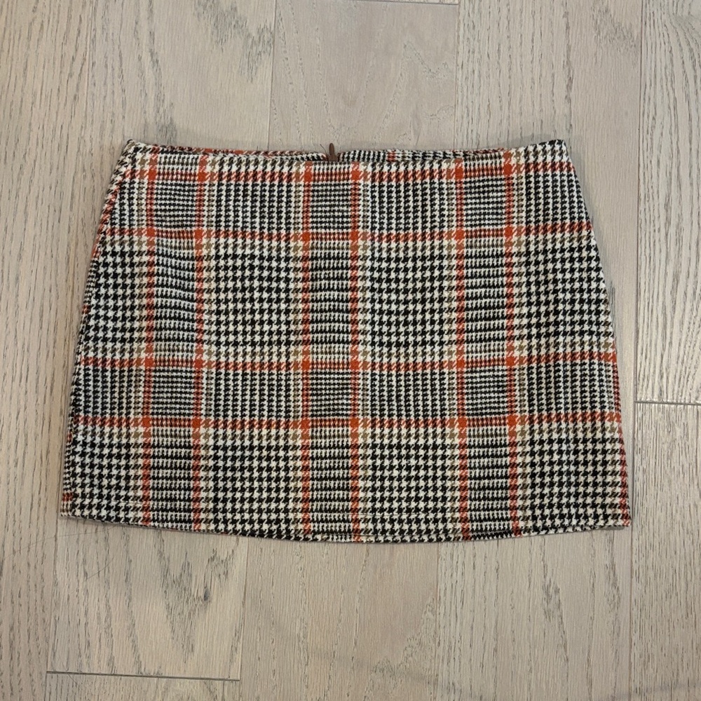 Brandy Melville Fall Houndstooth Plaid Skirt - RARE